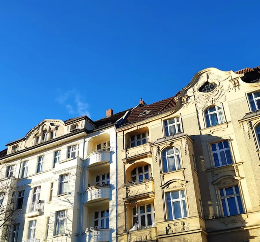 Gründerzeit-Wohnhäuser mit Stuckfassade, klassisch verwaltete Liegenschaften